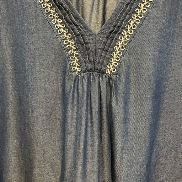 Jones New York Denim Blue Blouse with Lace Trim - Picture 2 of 5